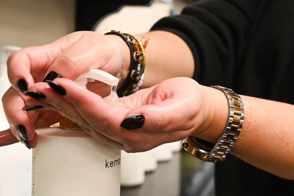 Tratamientos detox: la solución definitiva para el cabello graso
